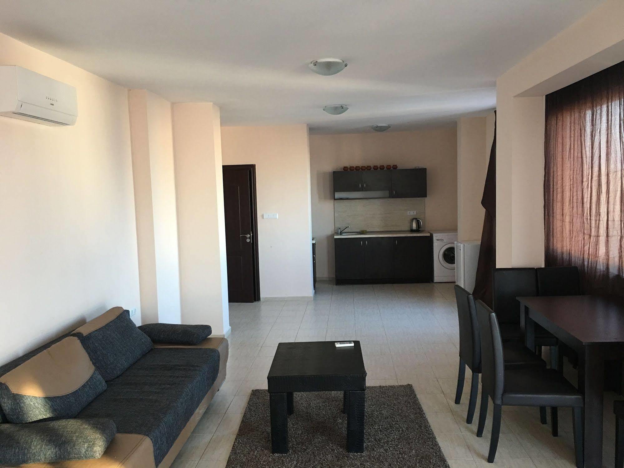 Apartmán Arizona Del Mar Pomorie Exteriér fotografie