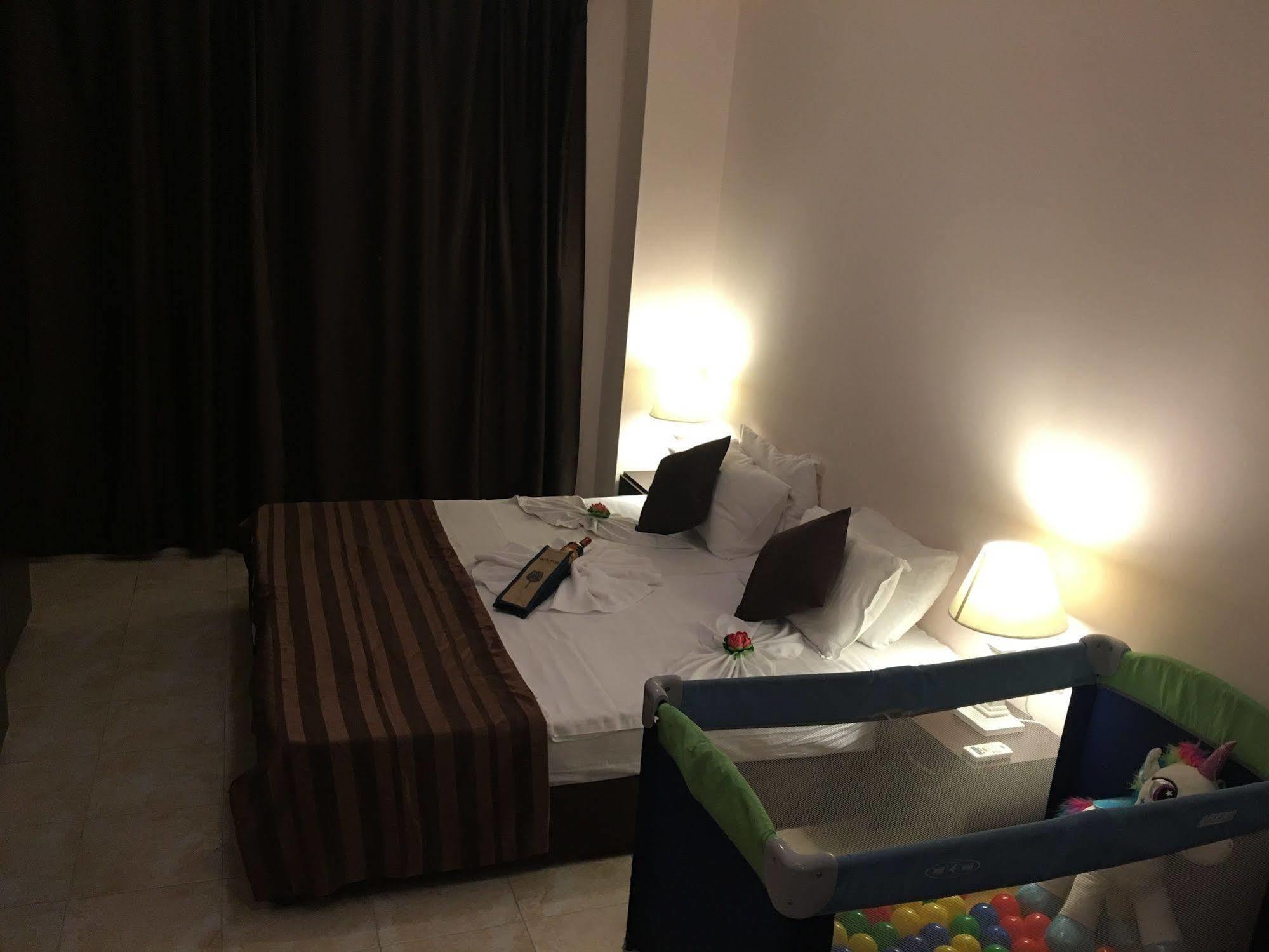 Apartmán Arizona Del Mar Pomorie Exteriér fotografie