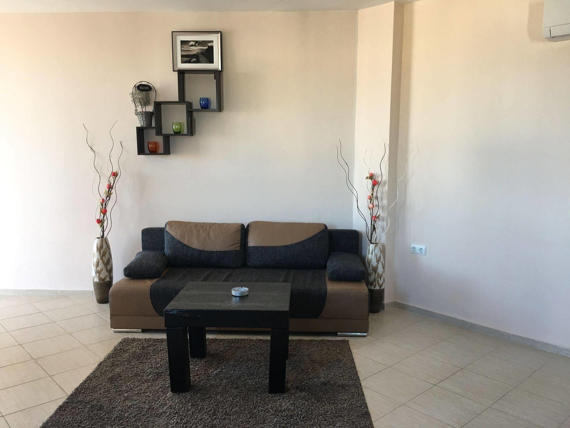 Apartmán Arizona Del Mar Pomorie Exteriér fotografie