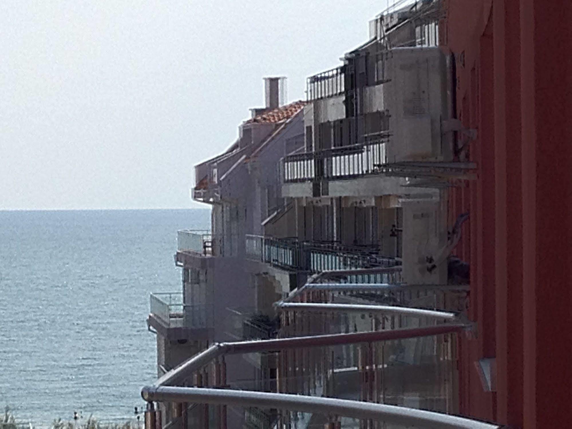 Apartmán Arizona Del Mar Pomorie Exteriér fotografie
